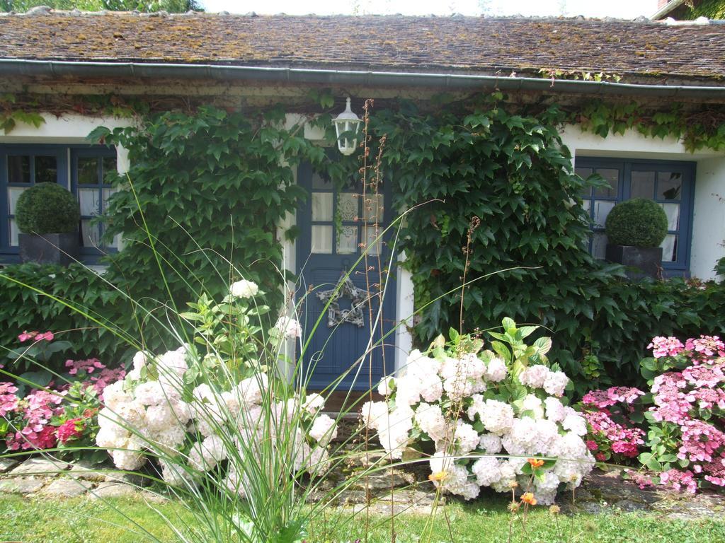 ユリィ Les Glycines Bed & Breakfast エクステリア 写真