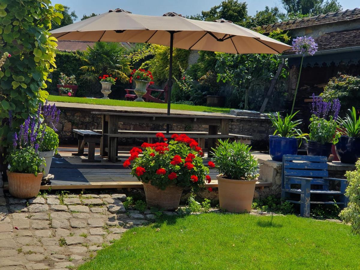 ユリィ Les Glycines Bed & Breakfast エクステリア 写真