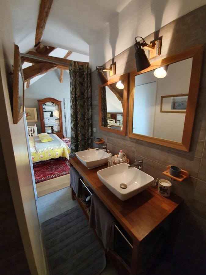 ユリィ Les Glycines Bed & Breakfast エクステリア 写真