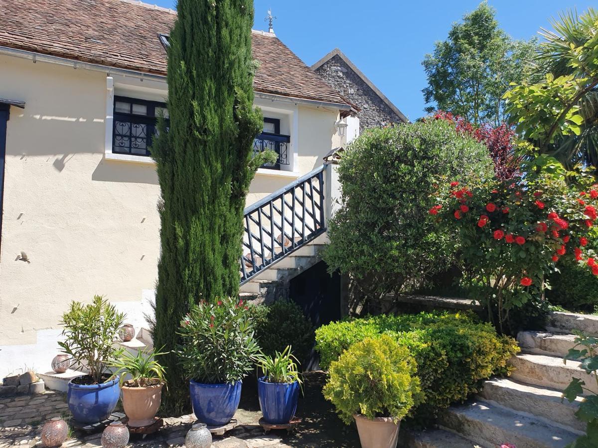 ユリィ Les Glycines Bed & Breakfast エクステリア 写真