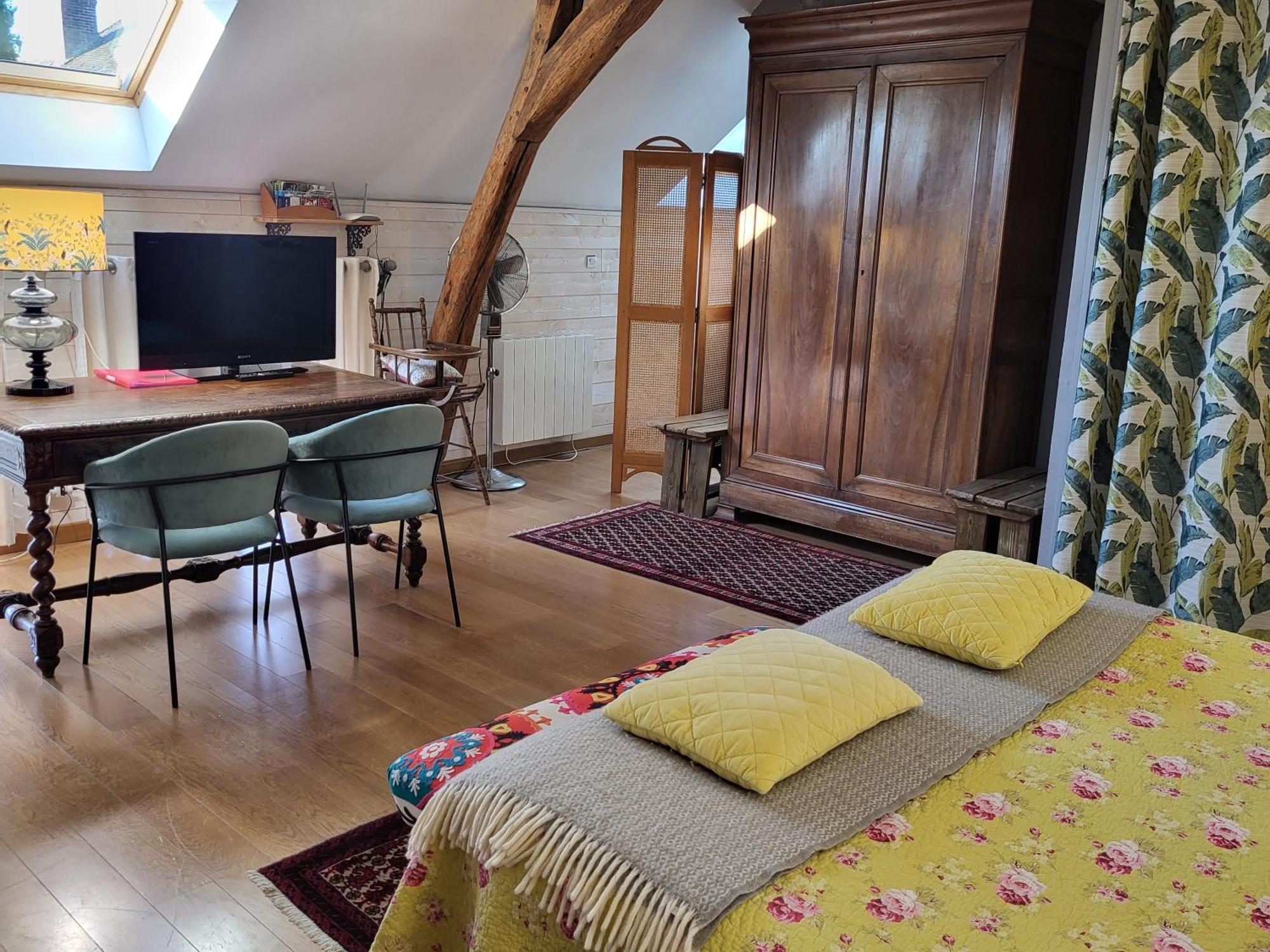 ユリィ Les Glycines Bed & Breakfast エクステリア 写真